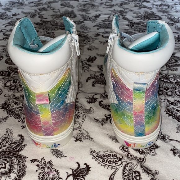 Brand My Butterfly size 6 color white with ran bow and blue in the inside - Picture 4 of 7